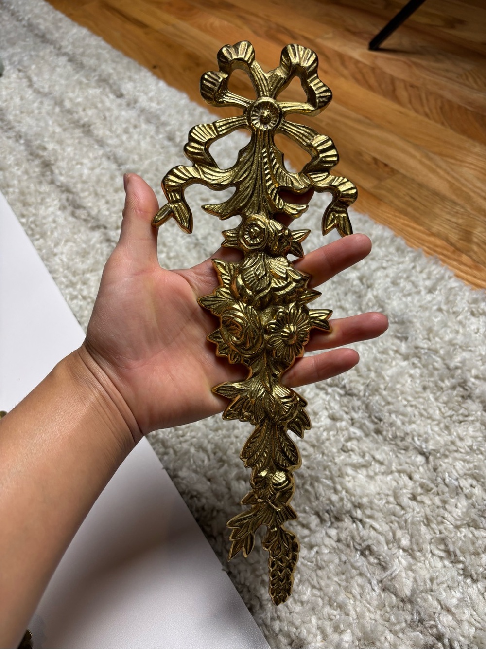 Vintage Solid Brass Hanging Bow And Floral Swag - Picture 4 of 9